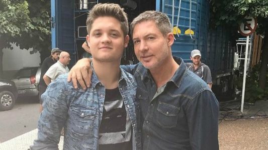 Toto, el hijo de Araceli González y Adrián Suar, debuta en cine con su papá