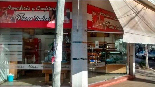 Apuñalaron a la cajera de una panadería durante un robo