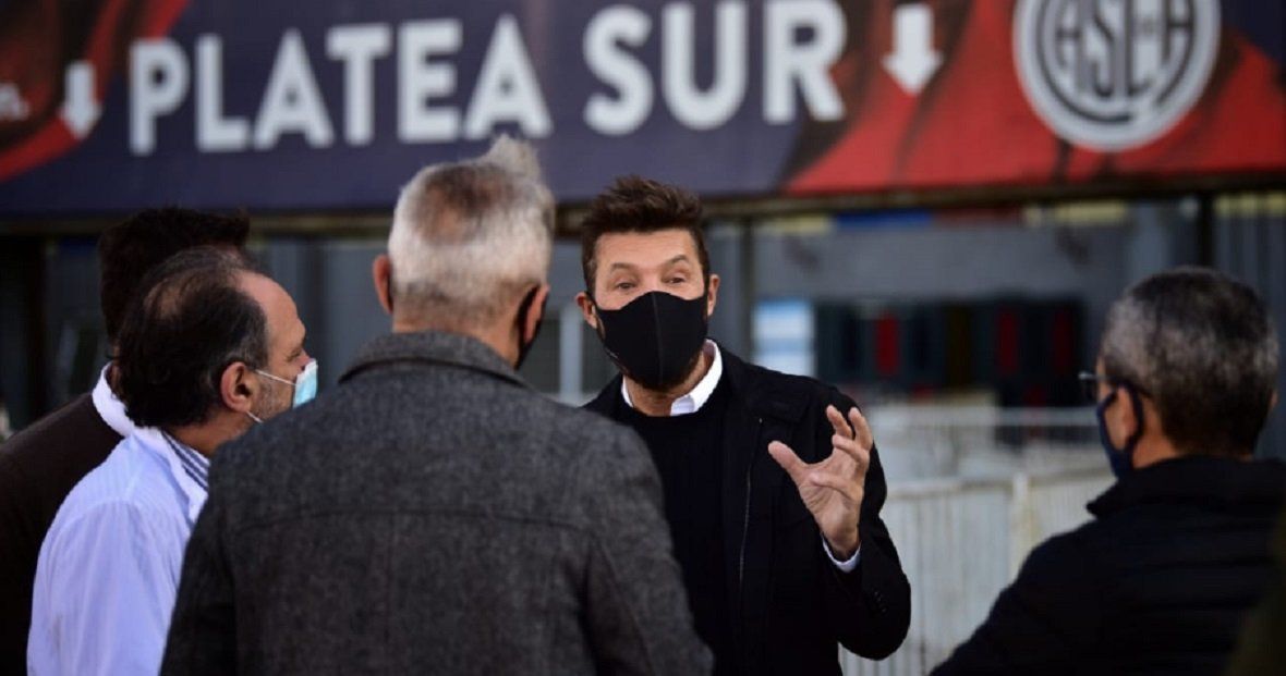 Marcelo Tinelli recorrió las unidades sanitarias que se instalaron en el estadio de San Lorenzo