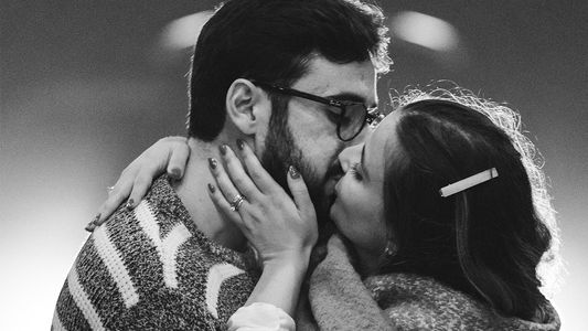 La zonza manera de caer en la trampa: lo descubrió infiel en plenas vacaciones