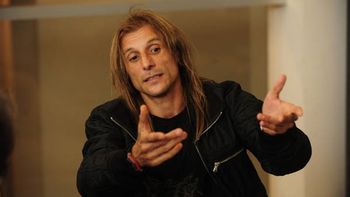 Los chats de Claudio Caniggia con una azafata y la persona que lo habría traicionado