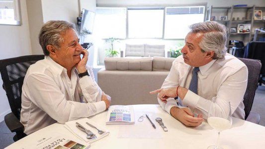 Herméticas reuniones en Puerto Madero: Fernández recibió a Duhalde, a Duarte Frutos y a Insfrán