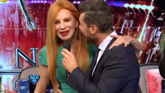 Nacha Guevara volvió al jurado y Tinelli le dio la bienvenida