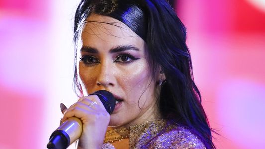 Explosiva versión de romance entre Lali Espósito y un conocido cantante: Estuvo a los chupones con...
