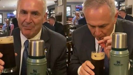 I like it: la graciosa reacción del embajador de Estados Unidos en Argentina al probar el fernet con coca