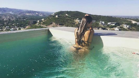 Movido fin de semana de Barbie Vélez en Córdoba: amigas, pileta y boliche