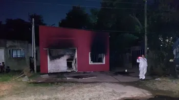Incendio y tragedia: las víctimas fueron Celeste Villalba (27) y sus hijas Pilar (7) y Aitana (4) fueron encontradas sin vida en la casa donde residían en Los Hornos, La Plata.&nbsp;