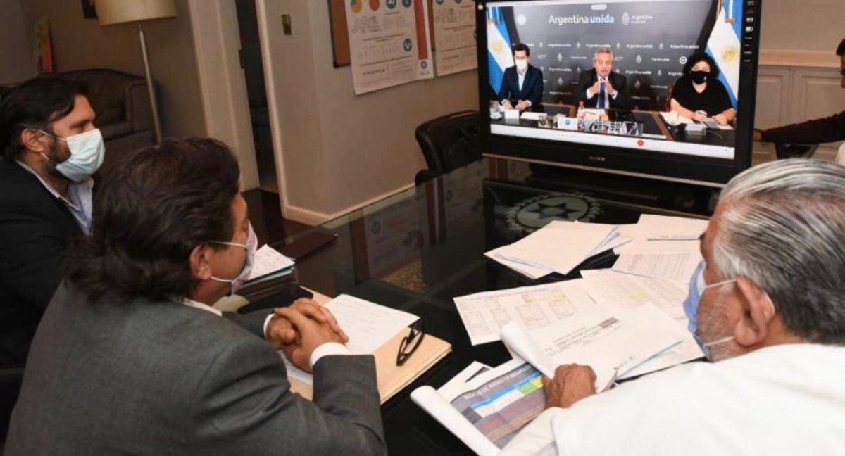 Alberto Fernández durante el diálogo con el gobernador Salta