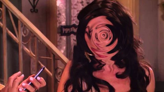 Jorgelina Aruzzi: Me divierte jugar a ser una bomba sexy