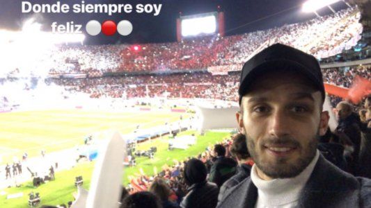 ¡Muy contentos con la Recopa! Otamendi y Pezzella festejaron un nuevo título del River de Gallardo