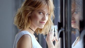 El radical cambio de look de Liz Solari para reemplazar a Luisana Lopilato