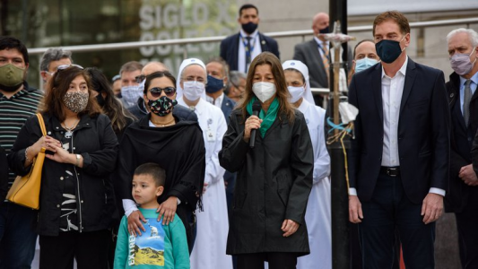 Frederic y Santilli se muestran juntos para homenajear al policía muerto en Palermo