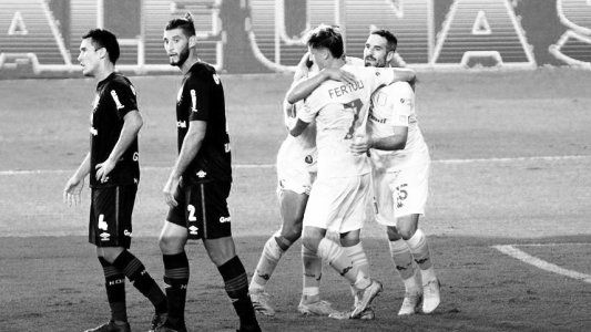 En la despedida de Beccacece, Racing le ganó 3-1 a Newells y lo dejó sin final de la Zona Complementación