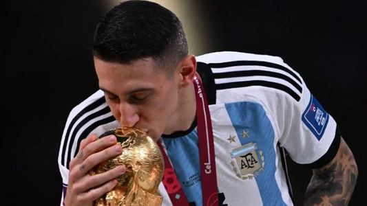 Ángel Di María, el primer campeón en tatuarse la Copa del Mundo