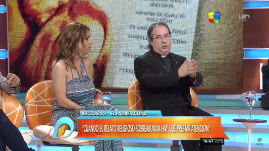 “El señor Alé tomó su perfume y lo esparcía como agua bendita