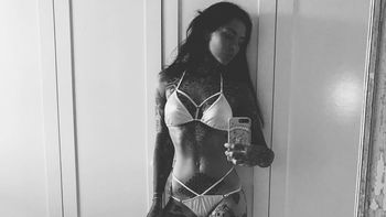 Una de las últimas selfies hot del año de Candelaria Tinelli