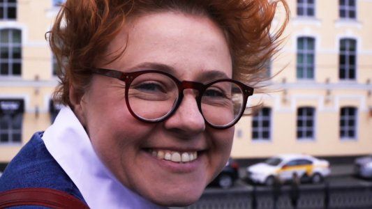 En Rusia enseñan a los trabajadores a sonreír para atraer turistas durante el Mundial