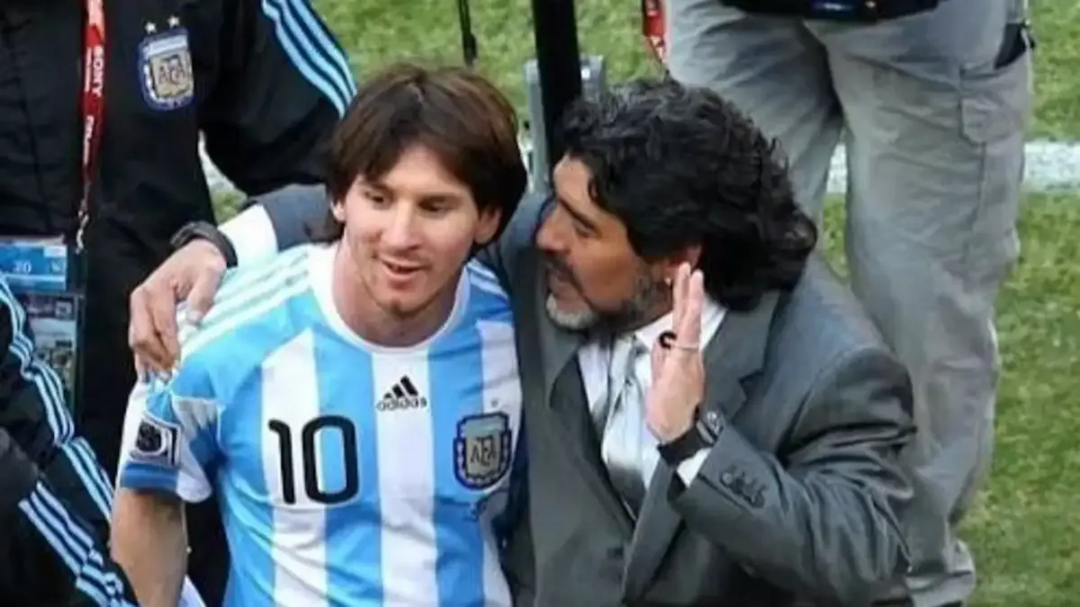 Messi y Maradona en el Mundial del 2010 en Sudáfrica. (Foto: archivo)