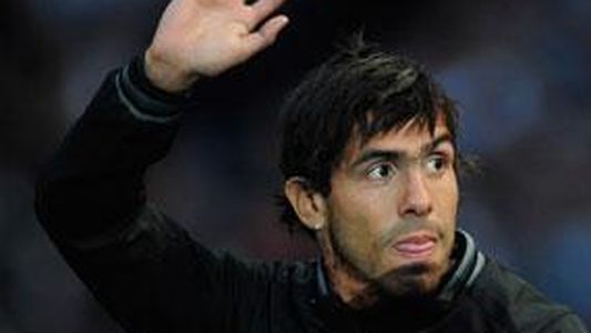 Carlos Tevez volvió al Manchester City y entrenó en soledad