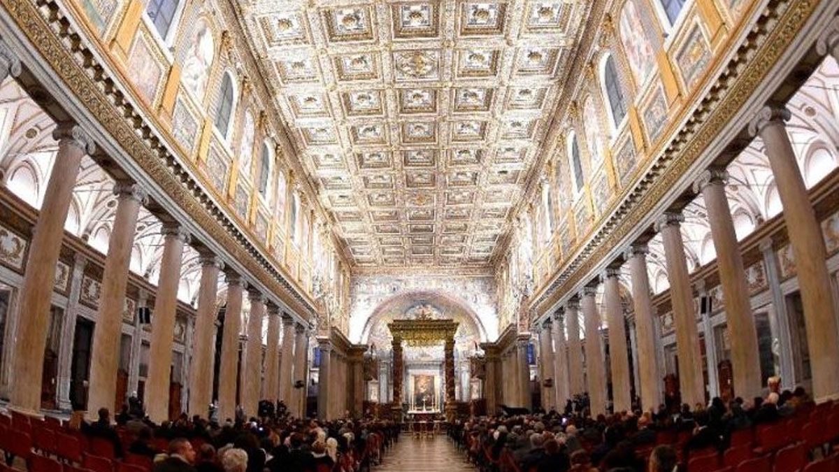 El papa Francisco pidió ser sepultado sobre una de las naves laterales de la Basílica de Santa María la Mayor. (Foto: Gentileza civitavecchia)