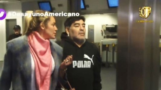 Las imágenes del escándalo de Diego Maradona en el aeropuerto de Ezeiza