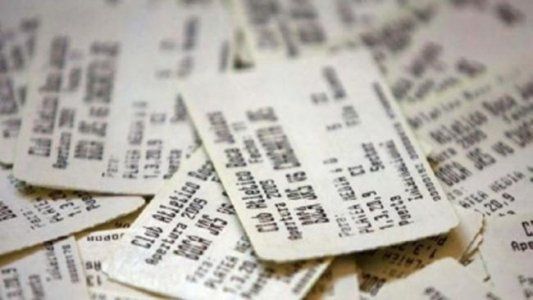 Golpe al hincha: la AFA fijó un nuevo aumento en las entradas del fútbol argentino