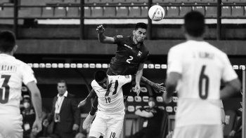 Paraguay, dirigido por el Toto Berizzo, le ganó 1-0 a Venezuela en Mérida con gol sobre la hora del argentino Gastón Giménez
