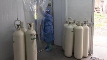 Un insumo imprescindible como el aire: cómo se produce el oxígeno que llega a los hospitales del país